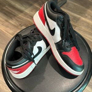 Boys Jordan One Lows in great condition